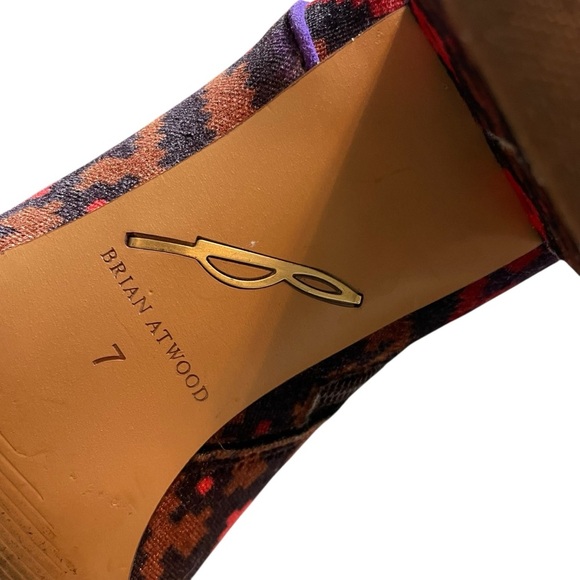 Brian Atwood B-Kelsi Tribal Print Fabric Block Heel Booties Size 7 - Picture 7 of 9